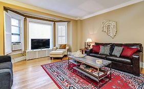 Brownstone In Gold Coast - Downtown